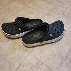 Crocs men size 5 women size 7